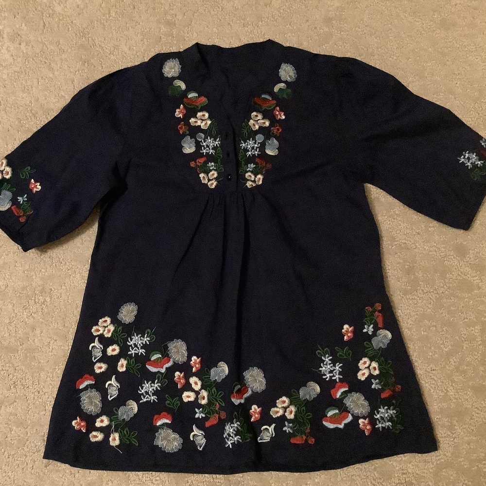 Woman’s smock top